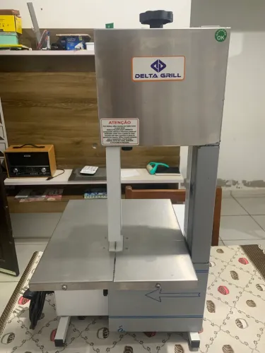 Máquina Serra Fita Bancada Inox Delta Grill (Usada)