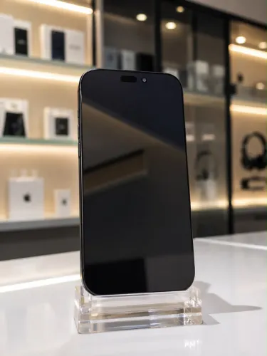 Vende- se IPhone 15 seminovo 