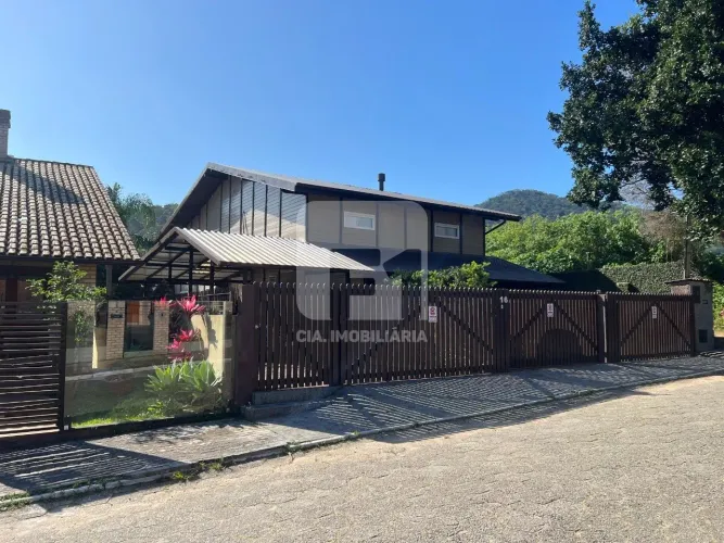 Casa de 2 dormitórios na Lagoa da Conceição