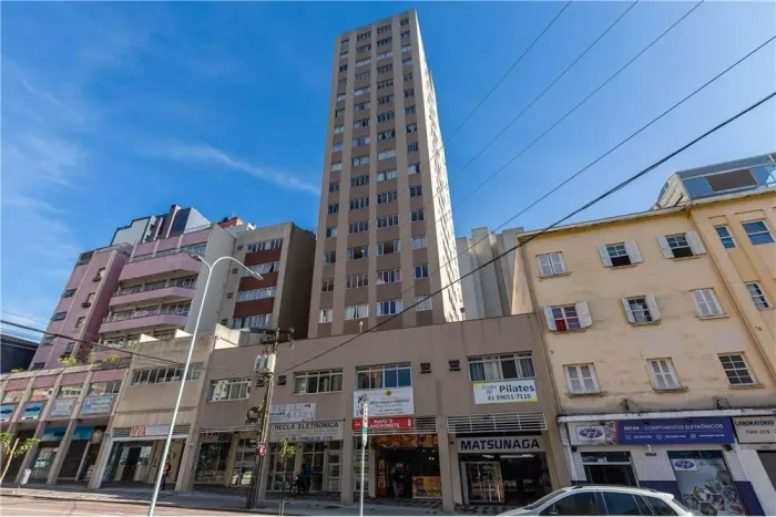 Apartamento Mobiliado no Centro de Curitiba a 300m do Shopping Curitiba - Pronto para Mora