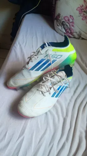 Vende-se chuteira F50