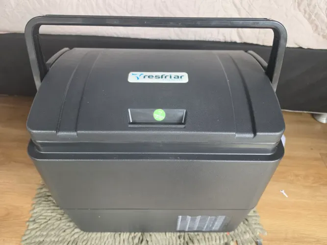 Mini freezer automotivo