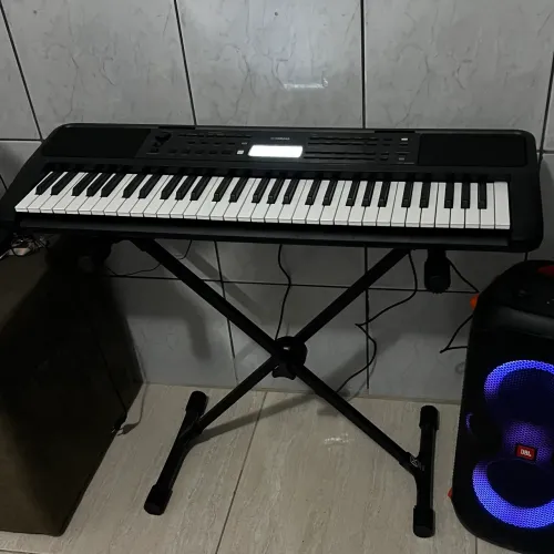 Teclado Yamaha PSR 383