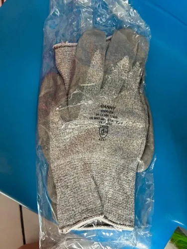 Luvas anti corte, novas 15 reais a unidade tenho mais de 50 luvas