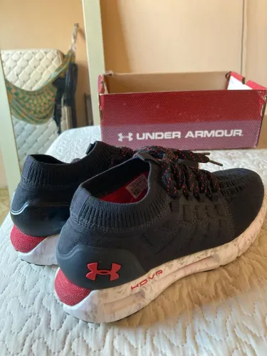 Under Armour HOVR Phantom Knit