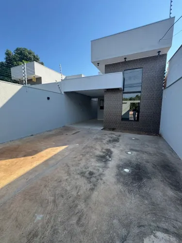 casa com 3 quartos a venda no bairro cristo rei, varzea grande.