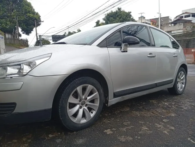 Citroen C4 GLX 2.0 Flex 16V 5P Mec. 2010