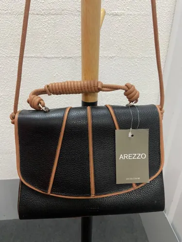 LINDA BOLSA EM COURO DA AREZZO NOVA COM ETIQUETA