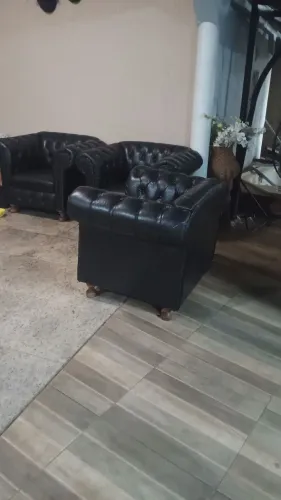  3 Poltronas Chesterfield em courino 1.100 cada