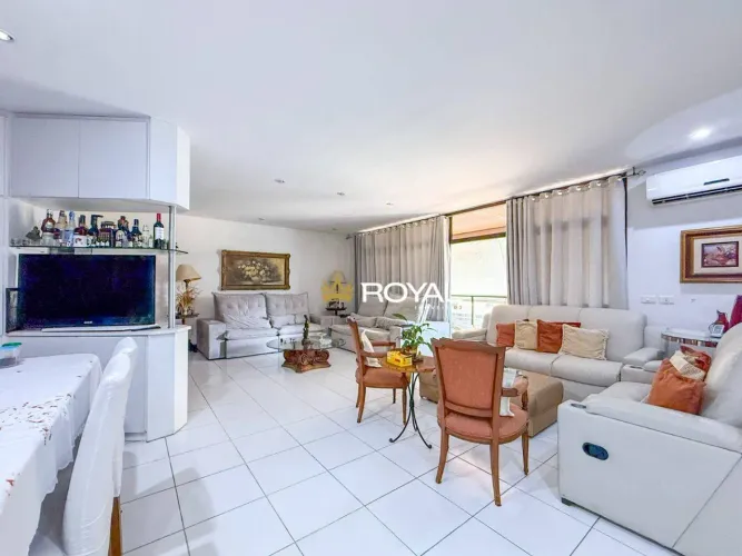 Apartamento com 4 quartos, sendo 2 suítes e 3 vagas. À venda, 214 m² - Jardim Oceânico - R