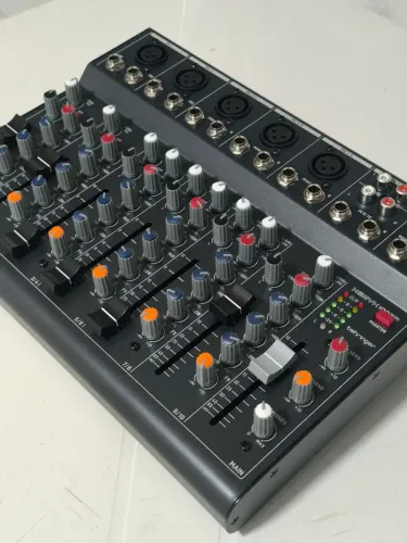 Mesa de Som Behringer Xenyx 1003b