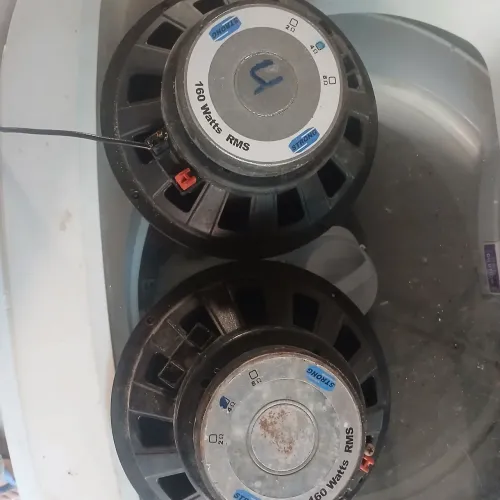 Vendo 2 medios de 8 polegada 160w