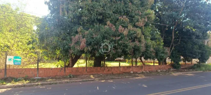 TERRENO COM 3007,47 M² DE ESQUINA.