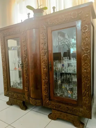 cristaleira em bom estado