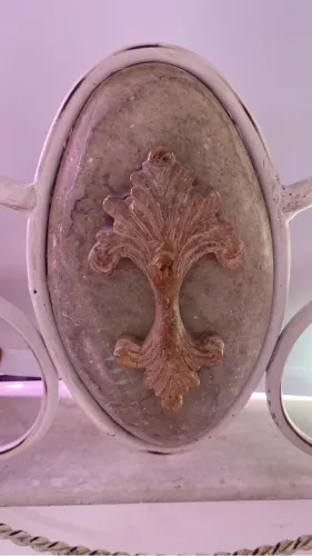 Cama Latão com Medalhão de Pedra