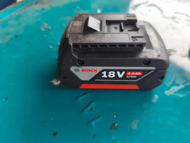 Bateria de parafusadeira Bosch 18 volts 4 a
