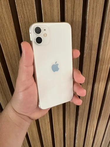 iPhone 11 de 64g bateria 80 %