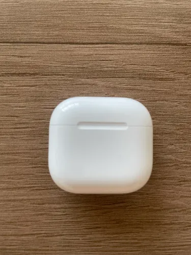 AirPods 4