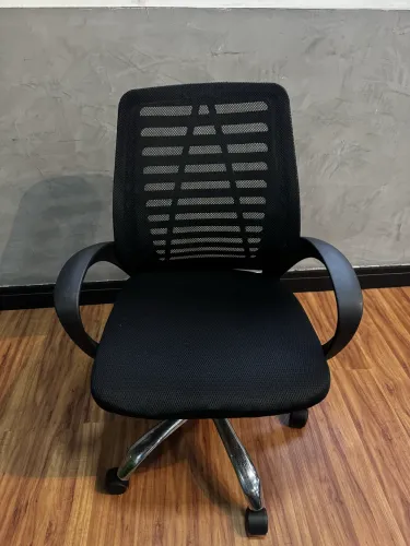 Vende-se 5 cadeiras de escritório (R$50 cada)