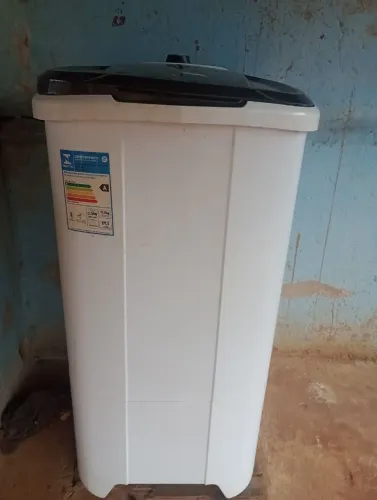 Vende Se Máquina De Lavar 380 Reais Semi Nova.