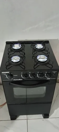 Fogão esmaltec mesa de vidro, funciona às 4 bocas e o forno perfeito , faço entrega