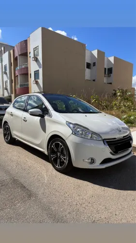 Peugeot 208 Griffe 1.6 Flex 16V 5P Aut. 2014