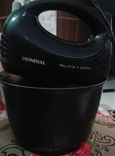 Batedeira de bolo usada mais funciona só está travando