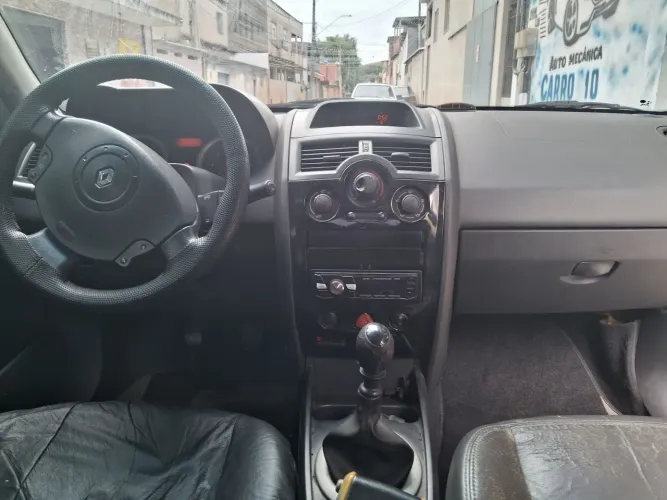 Renault Megane Sedan Dynamique 2.0 16V Mec. 2007