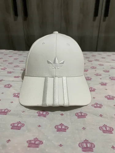Boné adidas branco