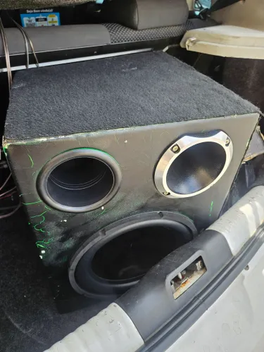 Caixa sub com TI QVS