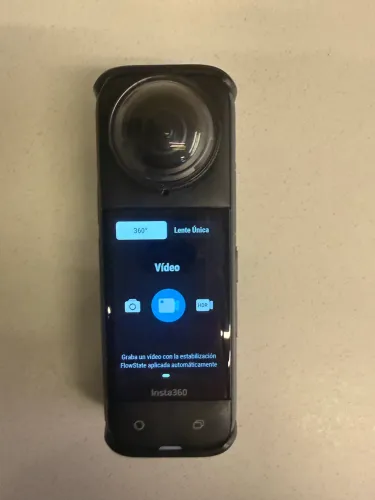 Câmera Insta 360 X4