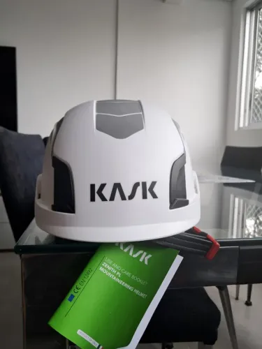 Capacete de escalada e montanhismo Kash branco