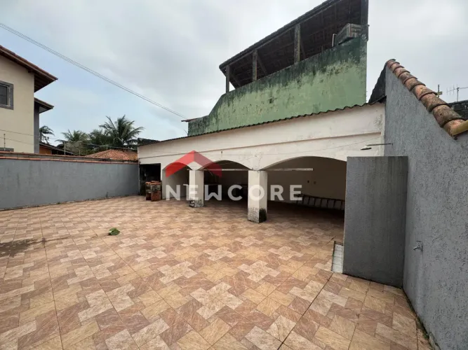 Casa em Rua dos Carandas - Gaivota (Praia) - Itanhaém/SP