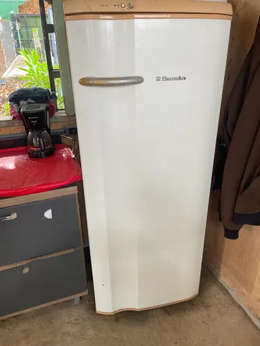 Geladeira eletrolux