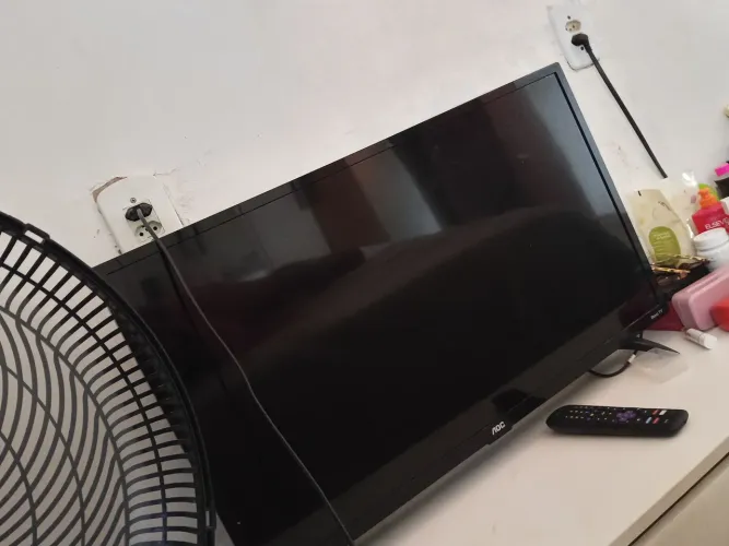 TV RoKu para retirada de peças.