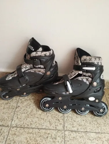 Patins (tamanho 32 a 35)