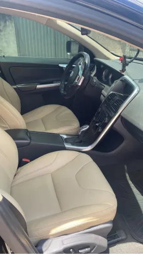 Volvo XC 60 T-5 R-design 2.0 FWD 5P 2013