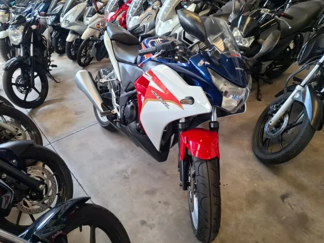 Honda CB250r 2012 shalom veículos