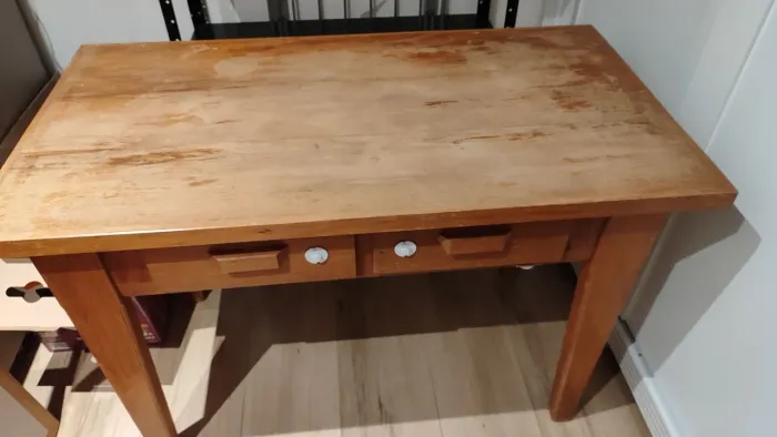 Mesa em madeira duas gavetas
