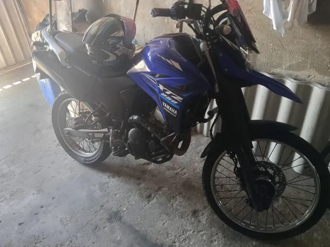 Moto conservada único dono 