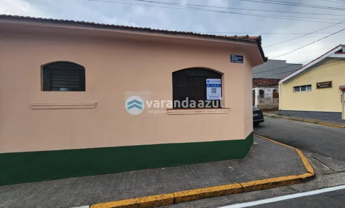 Locação! Sala Comercial de Esquina no Centro de Mogi das Cruzes Visibilidade Total!
