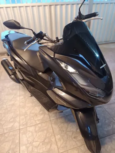 PCX 23/24 19km automática + capacete