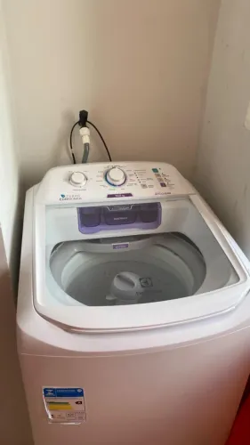 Máquina de Lavar Electrolux 10,5kg Branca Turbo Seminova