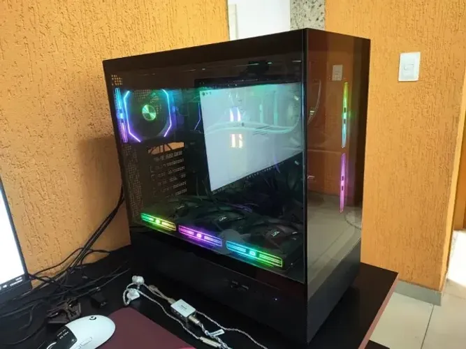 PC GAMER/ RYZEN 7 9800X3D/ 32GB DE RAM/ SSD 2TB.