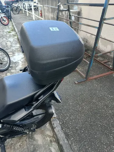 Baú e bagageiro. $220