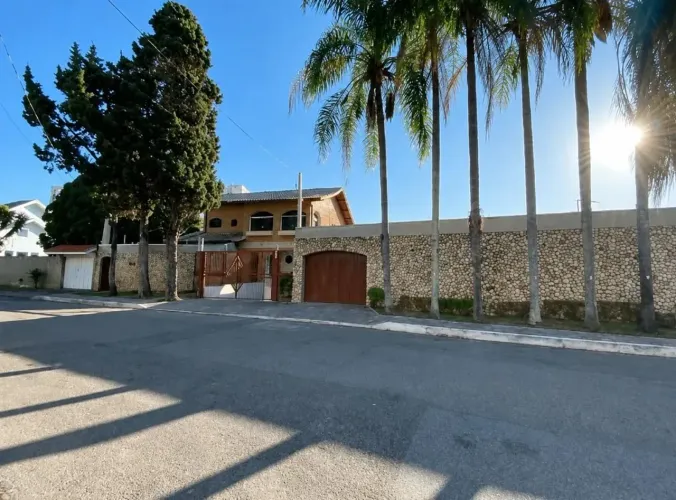 Casa com lazer espetacular no Esplanada