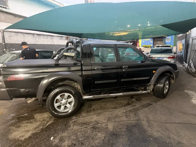 Mitsubishi L200 GL 2.5 4X4 CD Diesel 2009