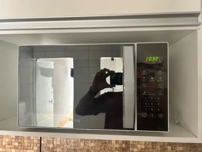 Vendo MICROONDAS PHILCO em excelente estado de conservação. *
