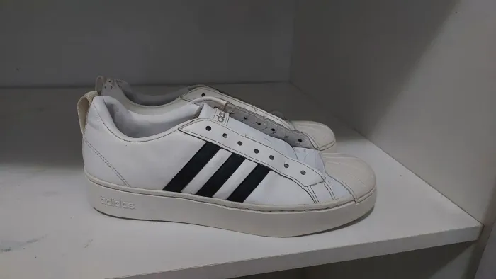 Tênis Adidas 36 modelo Streetcheck Cloudfoam Court Low
