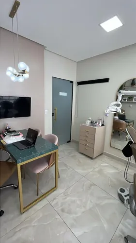 ALUGA-SE CONSULTÓRIO ODONTOLÓGICO FIXO